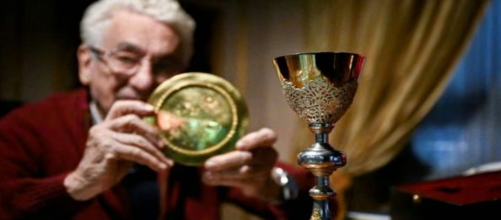 Imagen de la noticia: Un cáliz con plata, bronce y municiones de Malvinas será para el Papa