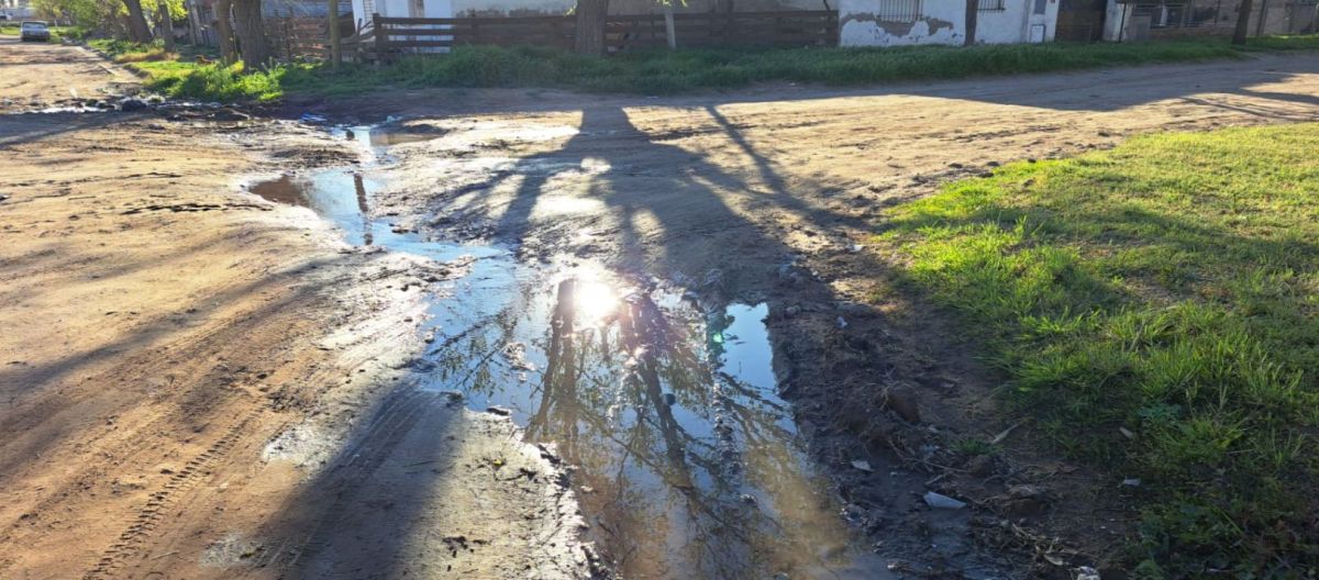 Imagen de la noticia: Denuncian una importante pérdida de agua en Villa Delfina