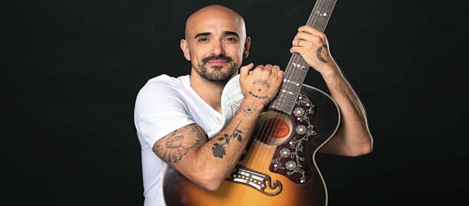 Imagen de la noticia: Abel Pintos aún no eligió la canción que le cantará al papa León XIV