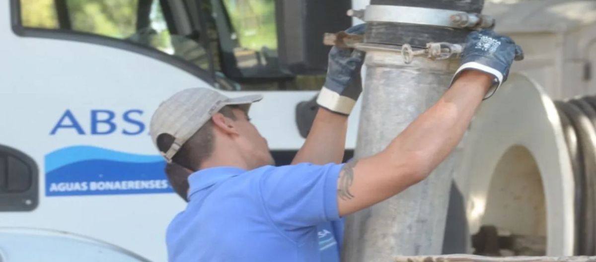 Varios barrios afectados por la rotura de un caño de agua - BHInfo