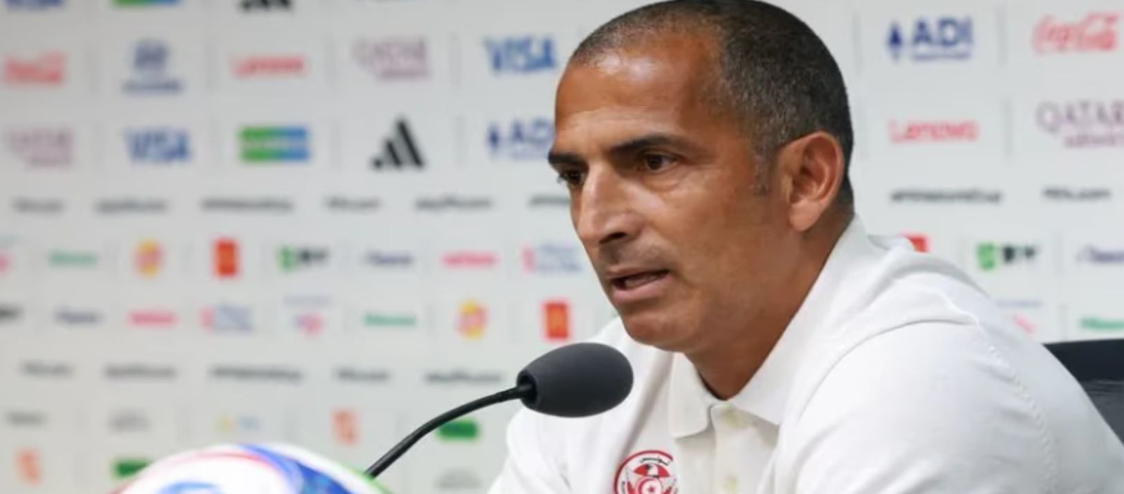 Imagen de la noticia: En pleno Mundial, Túnez despidió a su entrenador tras perder 5 a 1 con Suecia