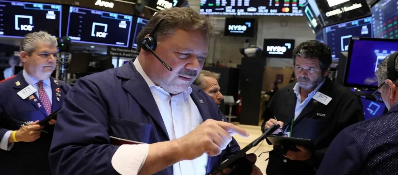 Imagen de la noticia: El riesgo país sigue cayendo y alcanzó un nuevo mínimo impulsado por los bonos