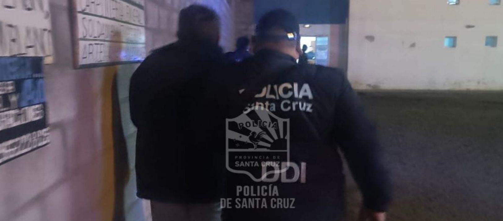 Imagen de la noticia: Complejo traslado de un detenido desde Bahía Blanca a Santa Cruz