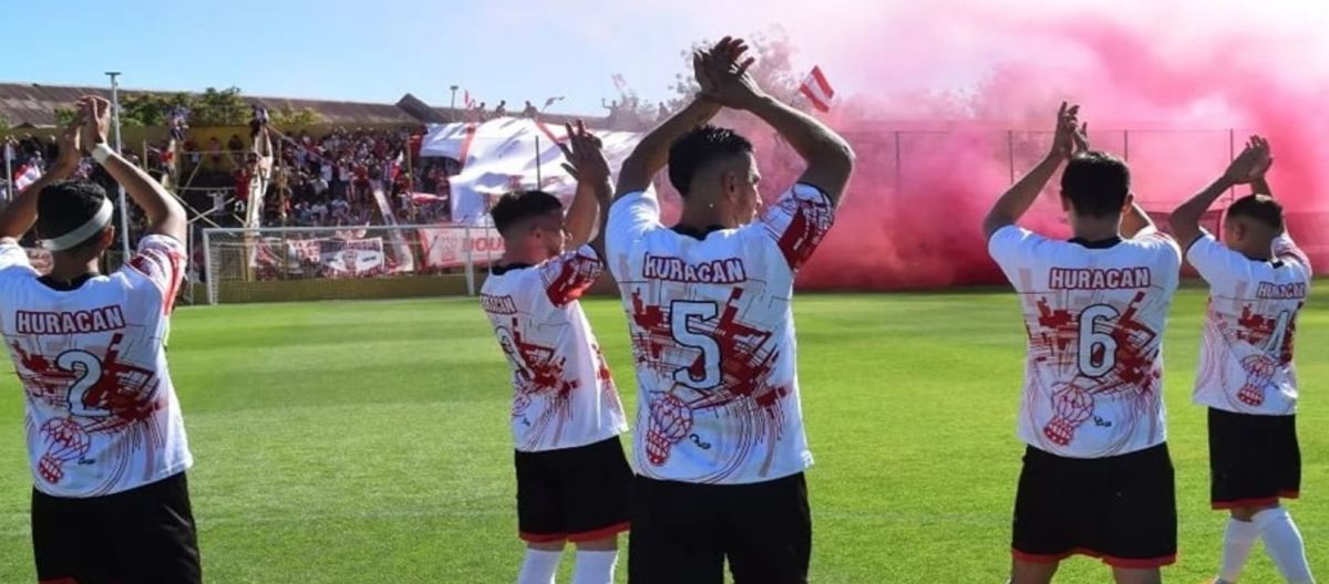 Imagen de la noticia: Liga del Sur: Huracán le ganó a Villa Mitre y quedó segundo