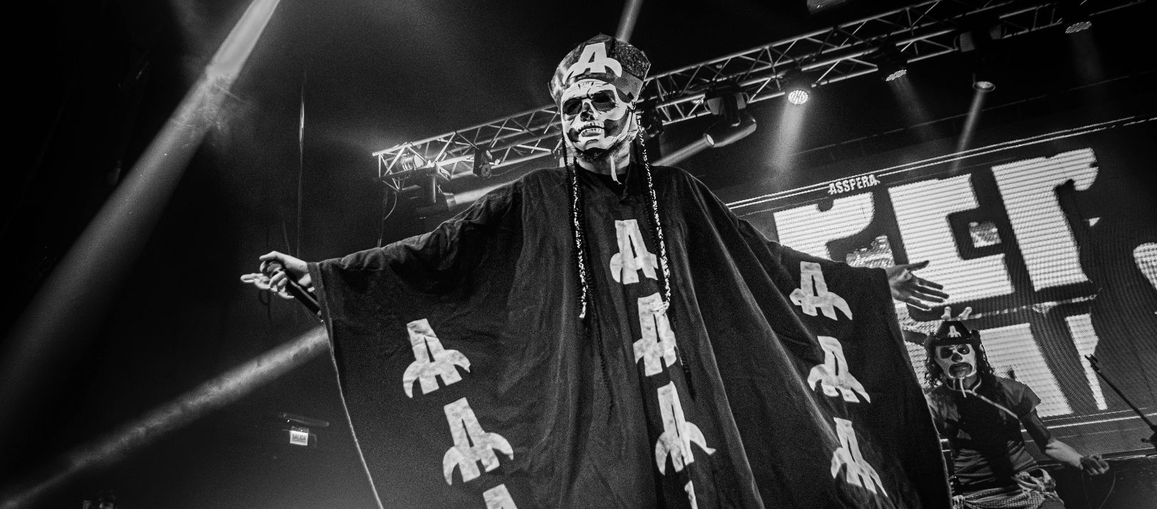 Imagen de la noticia: Asspera desembarca con "Back to the bizarra actitud"