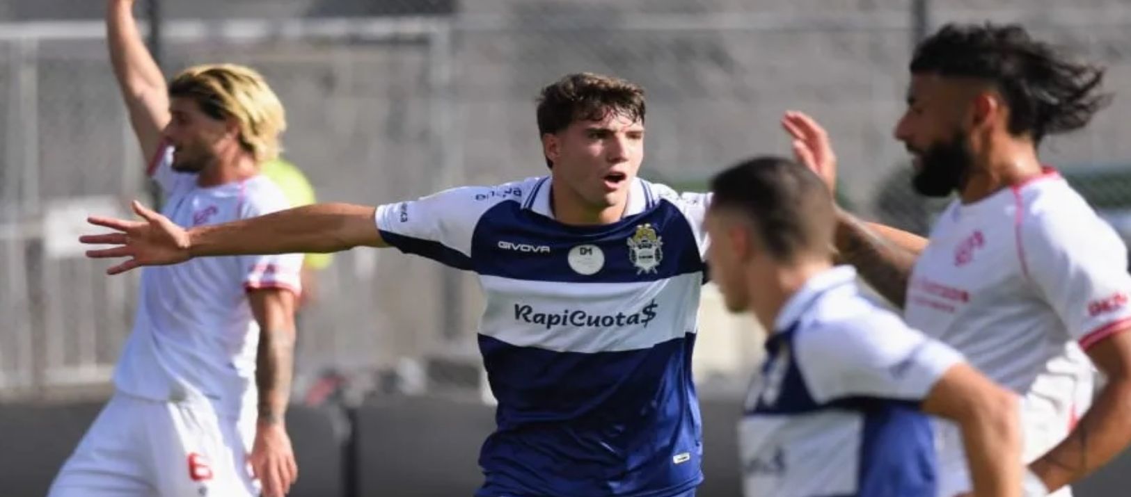 Imagen de la noticia: ¡Gimnasia derrotó por 2-0 a Barracas y habrá clásico platense en semifinales!