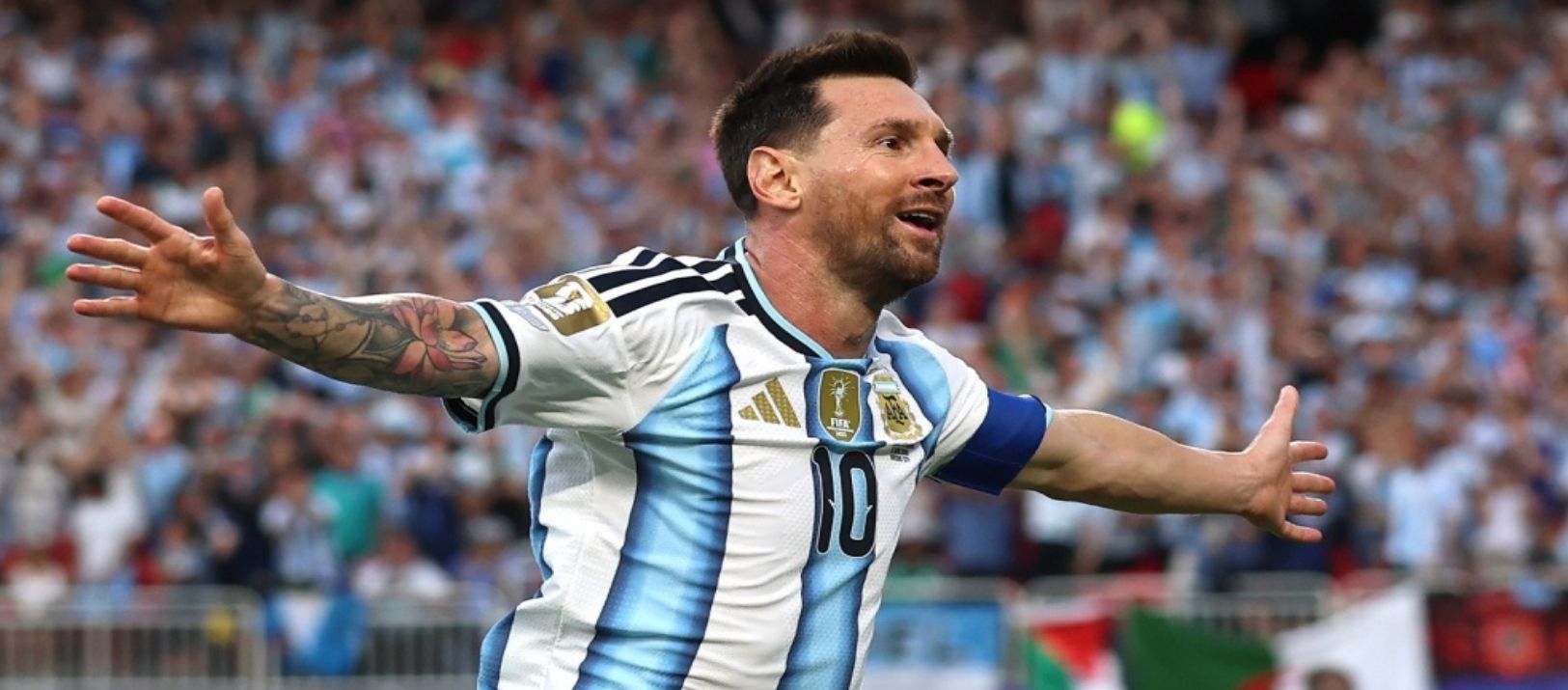 Imagen de la noticia: El posteo de Lionel Messi en su cumpleaños, con el Mundial entre ceja y ceja