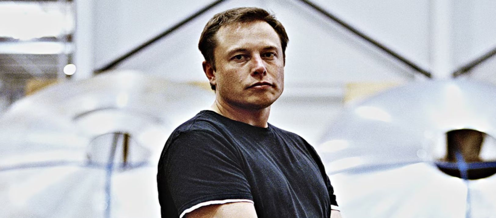 Imagen de la noticia: Elon Musk le pone fecha al fin de los celulares y anticipa su reemplazo