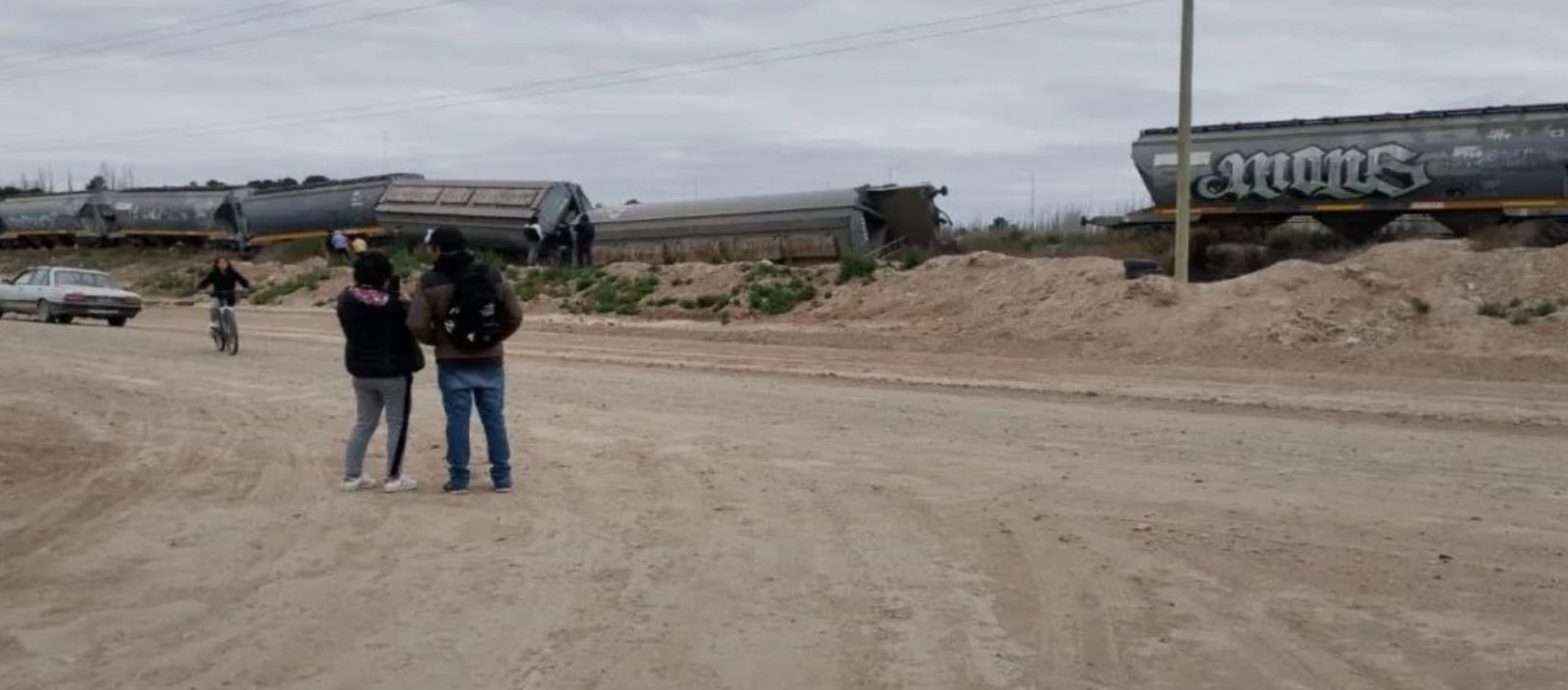 Imagen de la noticia: Descarriló un tren de cargas que viajaba de Bahía Blanca a Ingeniero Huergo