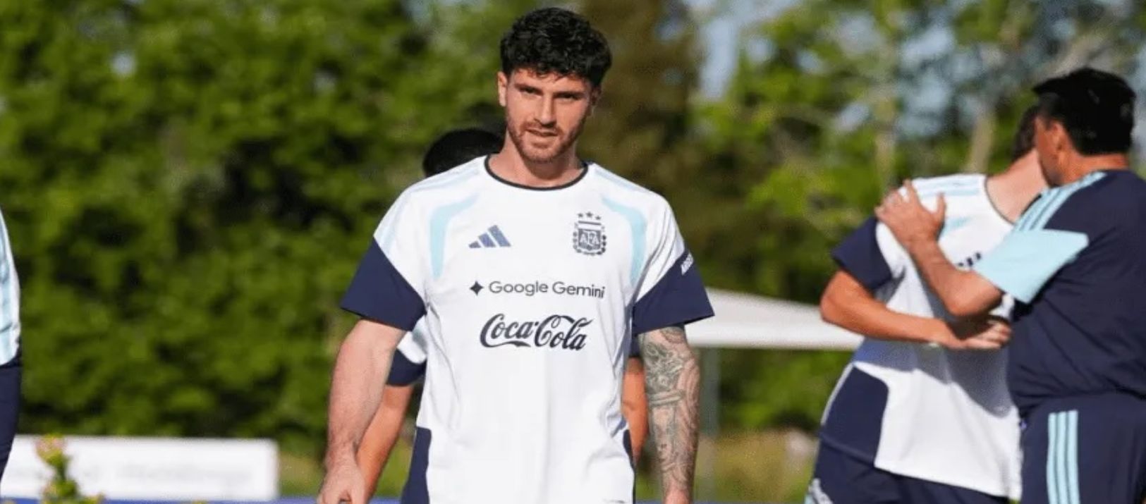 Imagen de la noticia: Marcos Senesi será el reemplazante de Leo Balerdi en la lista de la Selección