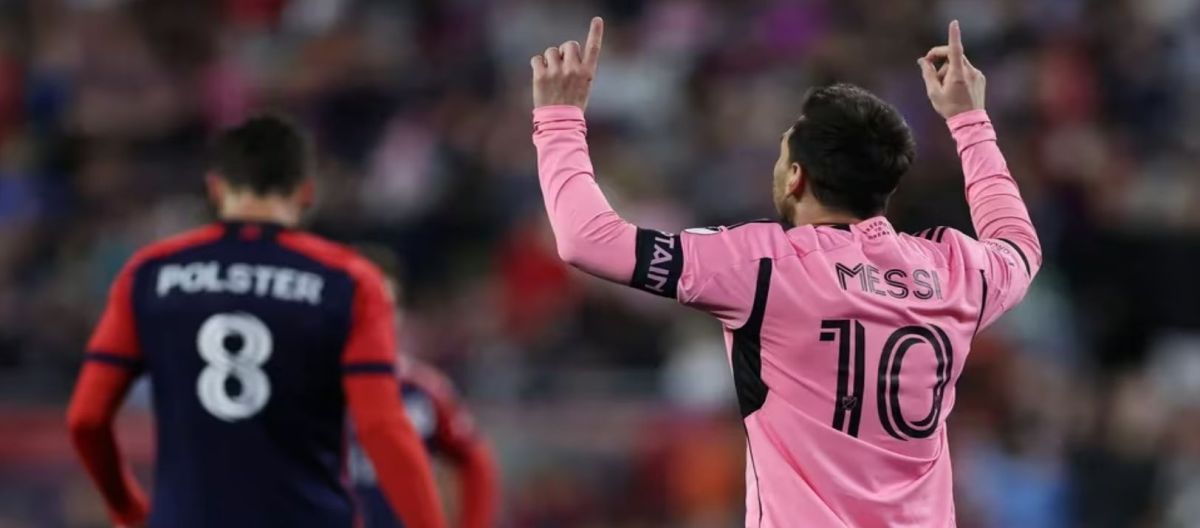 Imagen de la noticia: Messi hizo dos goles y va por el récord de Cristiano Ronaldo