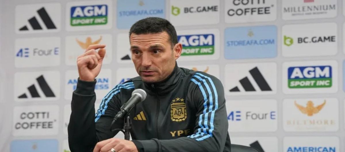 Imagen de la noticia: El sentido mensaje de Scaloni y el cuerpo técnico de la Selección para Bahía