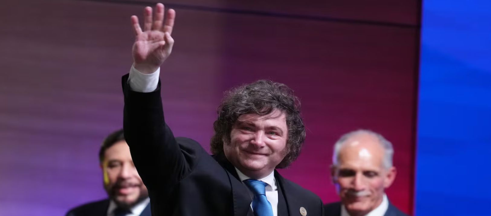 Imagen de la noticia: Milei encabezó el acto por José de San Martín junto a su gabinete y Jorge Macri