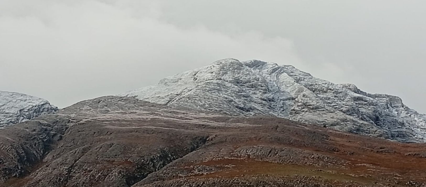 Imagen de la noticia: La nieve cubrió los cerros de la Comarca Serrana