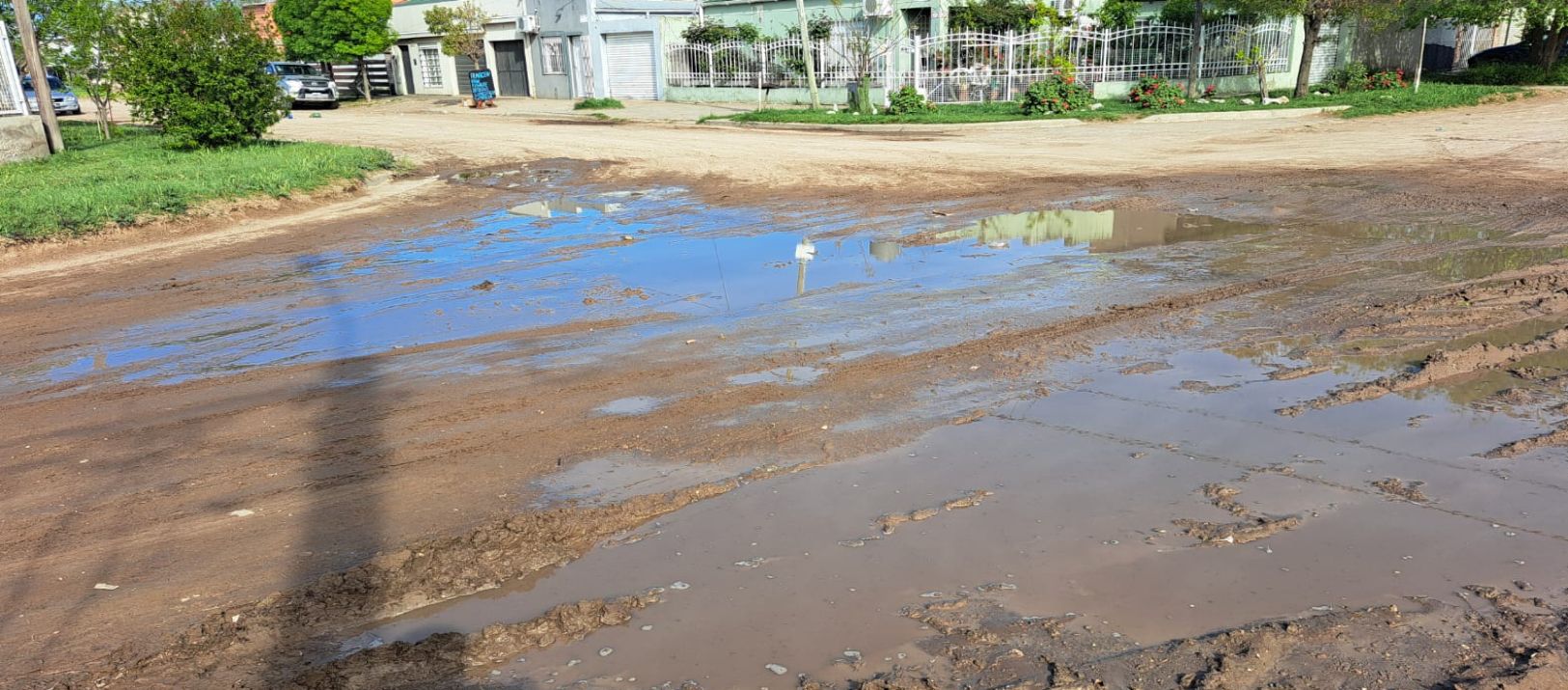 Imagen de la noticia: Villa Delfina: por el mal estado de la calle no pasan los recolectores de basura