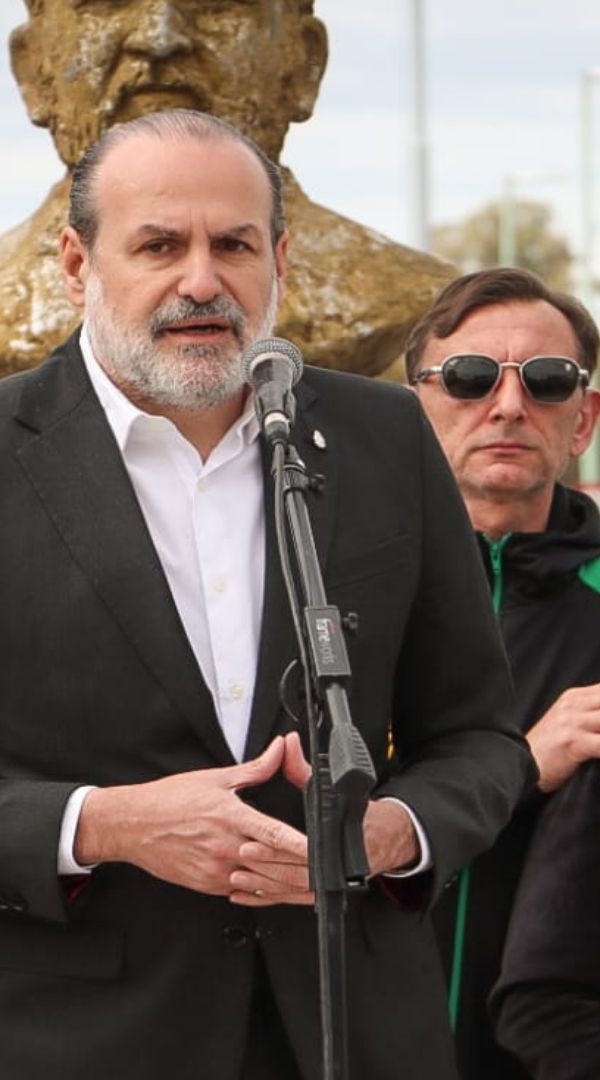 Imagen de la noticia: Aniversario de White: el intendente pidió justicia por Santiago Vega