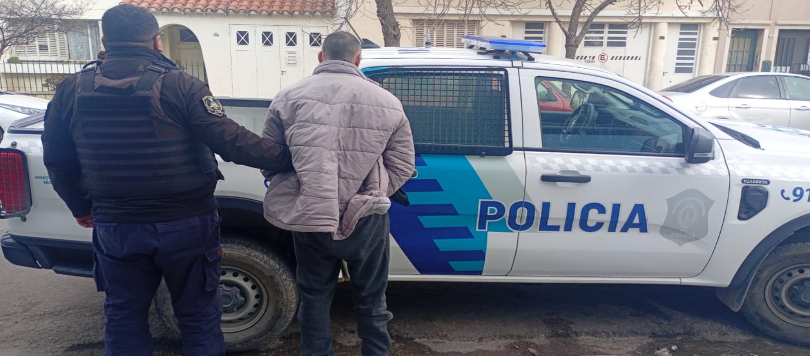 Imagen de la noticia: Detienen a un hombre que robó 2 millones y medio de pesos de un taller