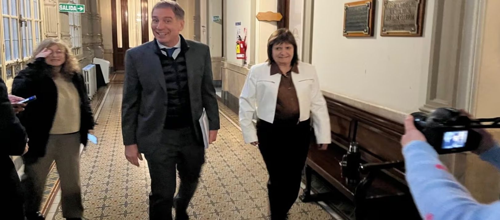 Imagen de la noticia: Santilli debutó como jefe de Gabinete en el Congreso y se reunió con Bullrich