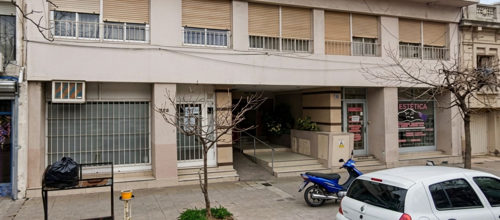 Imagen de la noticia: Operaron a la mujer que cayó del edificio de Lavalle al 200