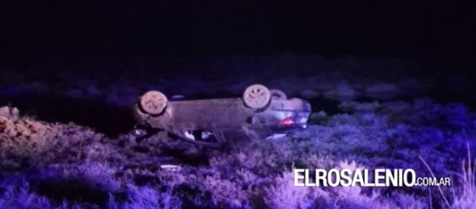 Imagen de la noticia: Punta Alta: volvía de Bahía, volcó y termino en el salitral