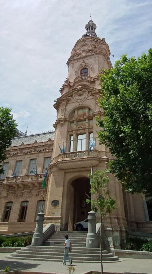 Imagen de la noticia: Grave denuncia de abuso contra un empleado del área de Género municipal
