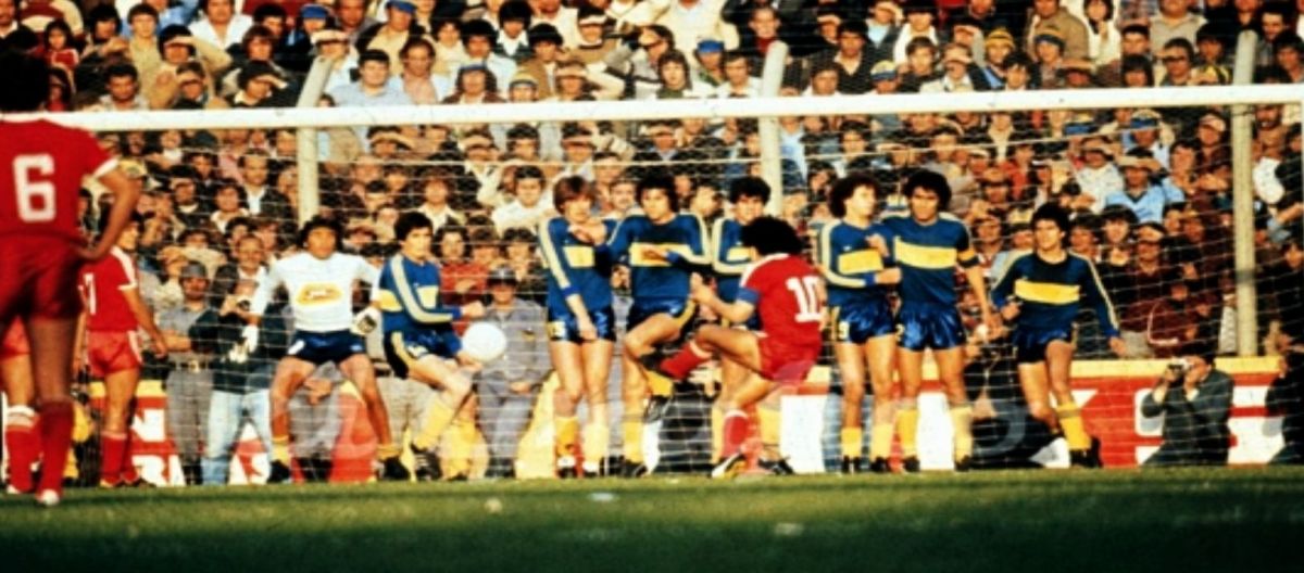 Imagen de la noticia: Efemérides: se cumplen 44 años de una inolvidable anécdota entre Diego y Gatti