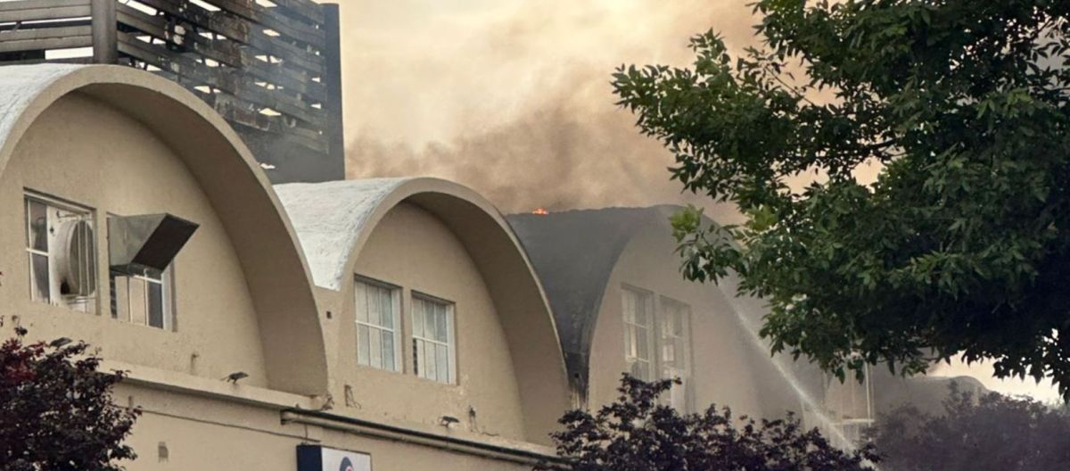 Imagen de la noticia: La Cooperativa emitió un comunicado: "El incendio no afectó el área de ventas"