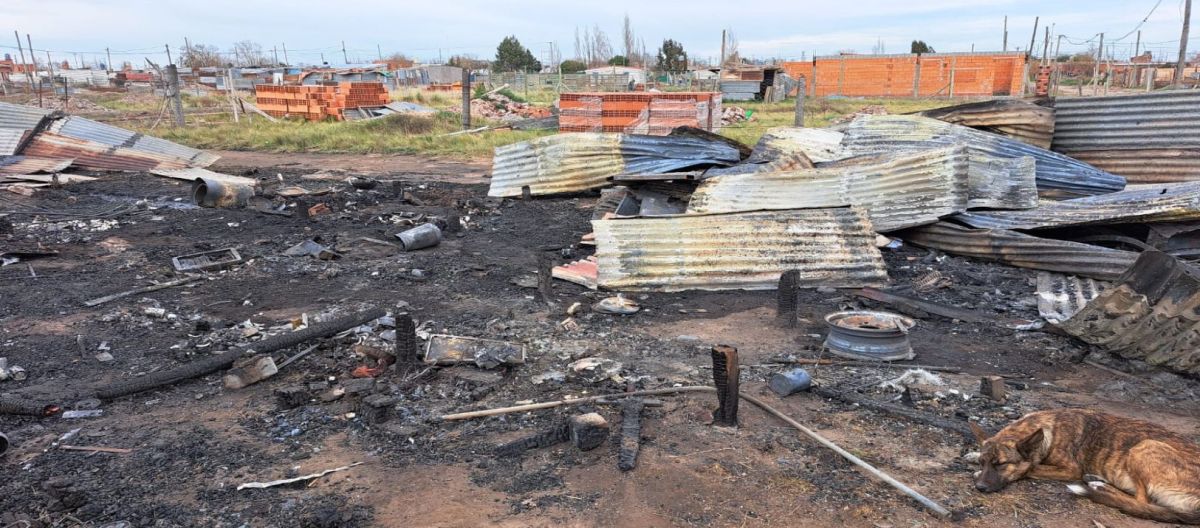 Imagen de la noticia: Perdió su casa dos veces: primero en el temporal de 2023 y ahora en un incendio
