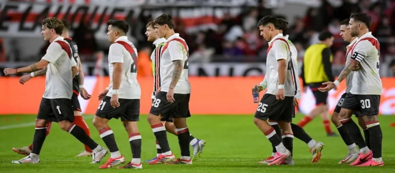 Imagen de la noticia: River debutó en el Clausura con el pie izquierdo: cayó por 1-0 frente a Barracas