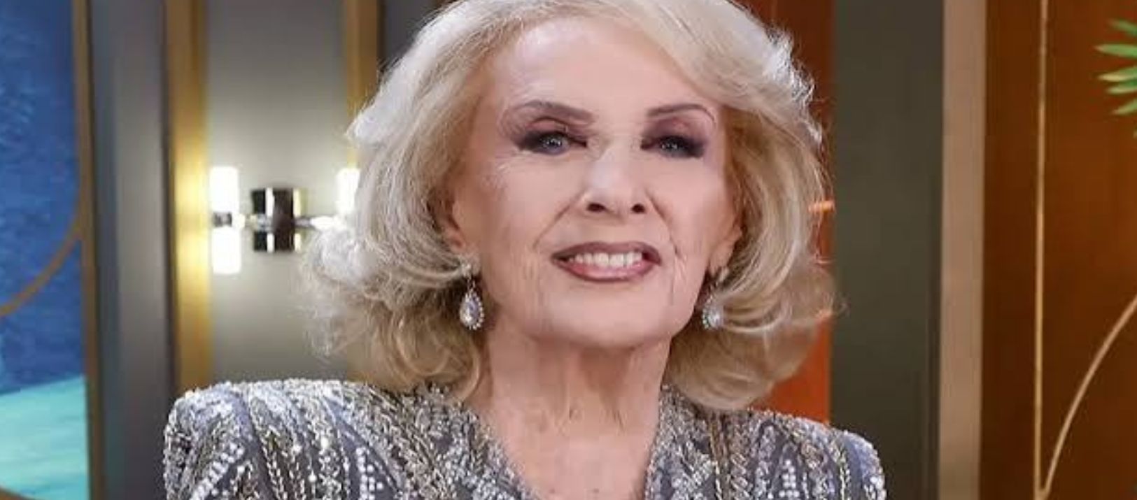 Imagen de la noticia: Mirtha Legrand recibió el alta médica y continuará su recuperación en su casa