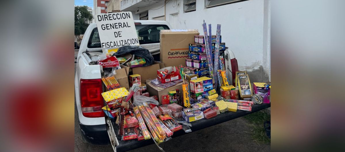 Imagen de la noticia: Secuestran pirotecnia que era ofrecida para la venta