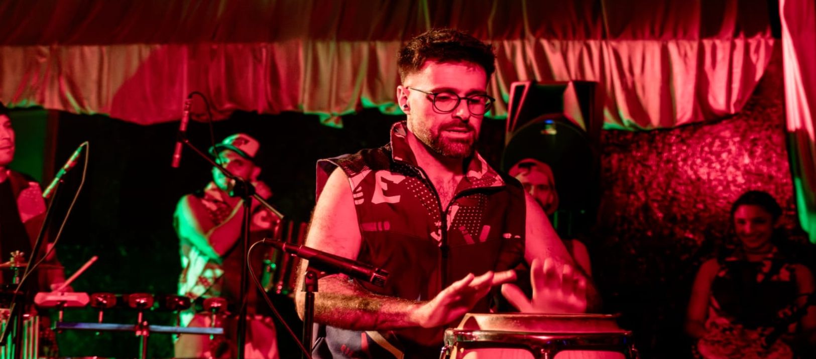 Imagen de la noticia: Ensamble grupal de percusión Enclave de la mano de Nico Fagoaga