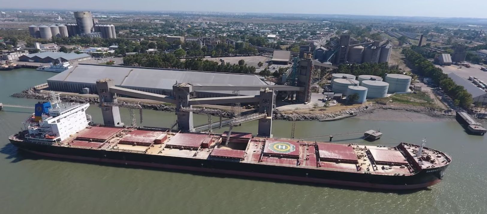 Imagen de la noticia: Luis Caputo anunció una inversión en Bahía Blanca de 400 millones de dólares