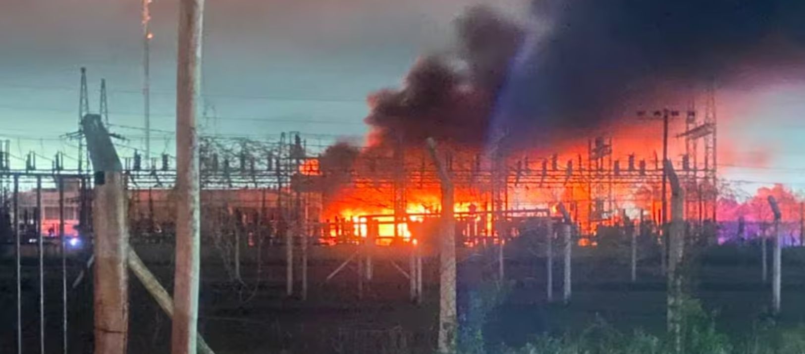 Imagen de la noticia: La Plata a oscuras: explosión e incendio en una central eléctrica