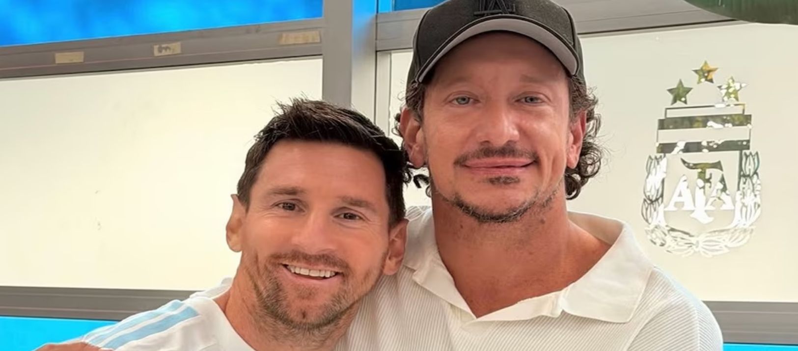 Imagen de la noticia: Las conmovedoras palabras de Nico Vázquez para Messi: "Seguís dejando el alma"
