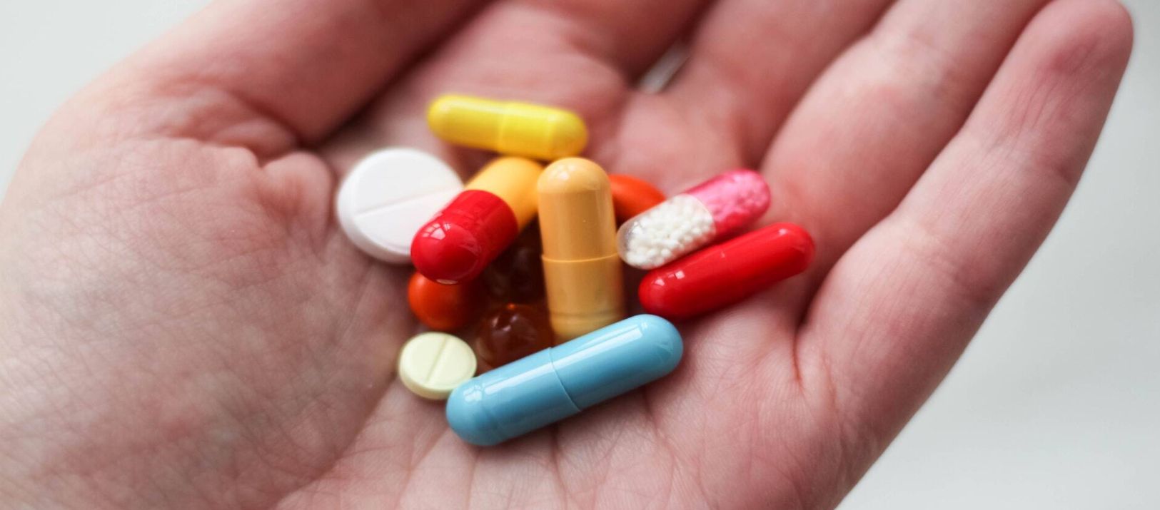 Imagen de la noticia: Según el CREEBBA, en septiembre los medicamentos aumentaron un 2,4%