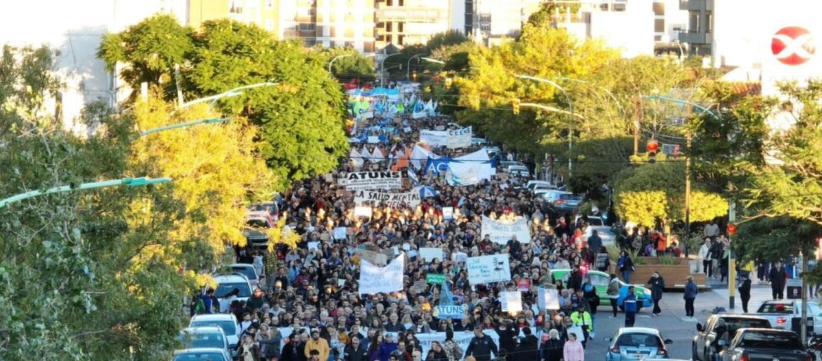 Imagen de la noticia: Los docentes universitarios ya piensan en paros para la vuelta de las vacaciones