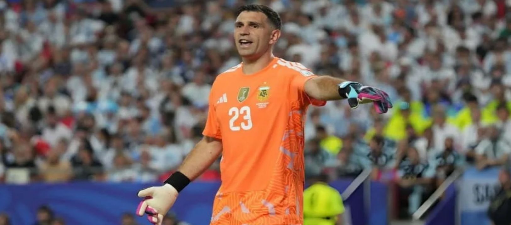 Imagen de la noticia: Entrenó la Selección Argentina: "Dibu" Martínez será titular frente a Jordania