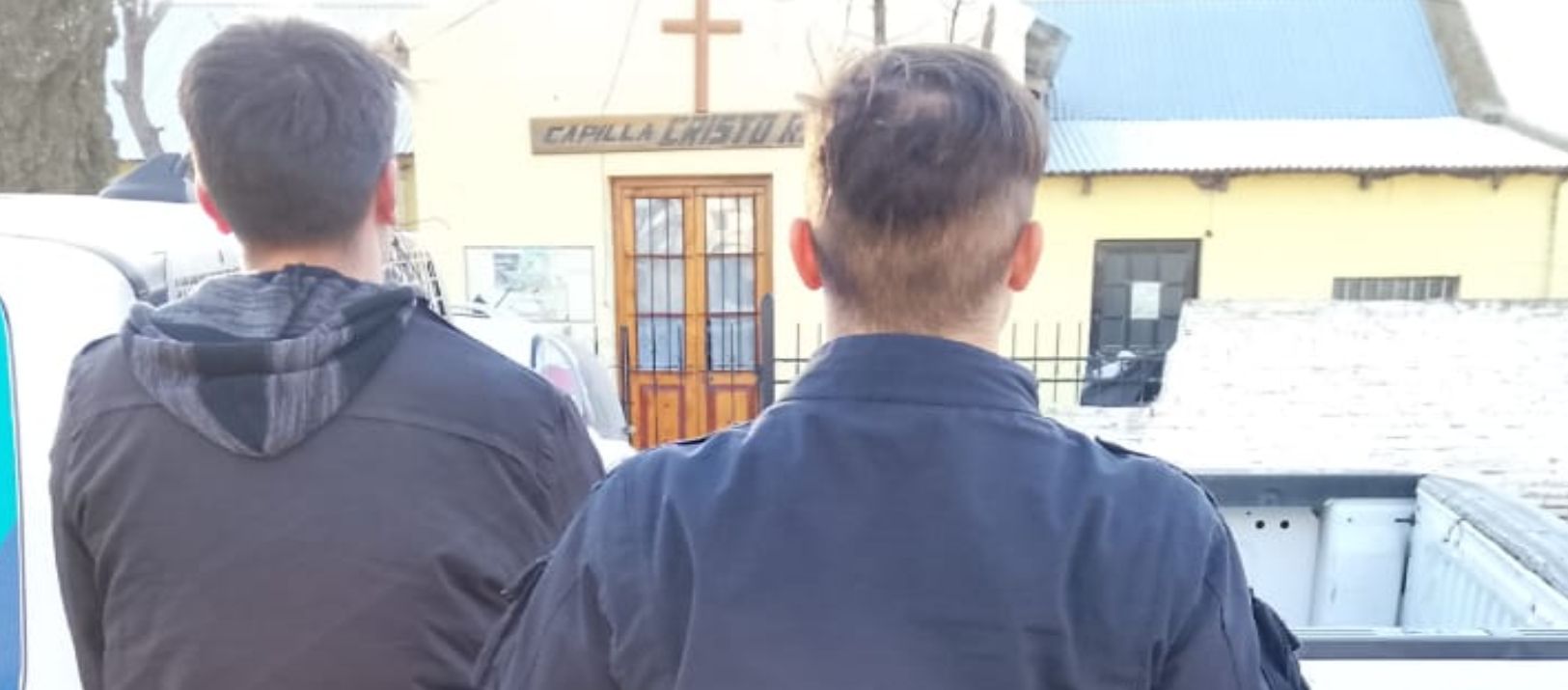 Imagen de la noticia: Baleó el auto de un vecino con una escopeta, huyó y lo atraparon con el arma