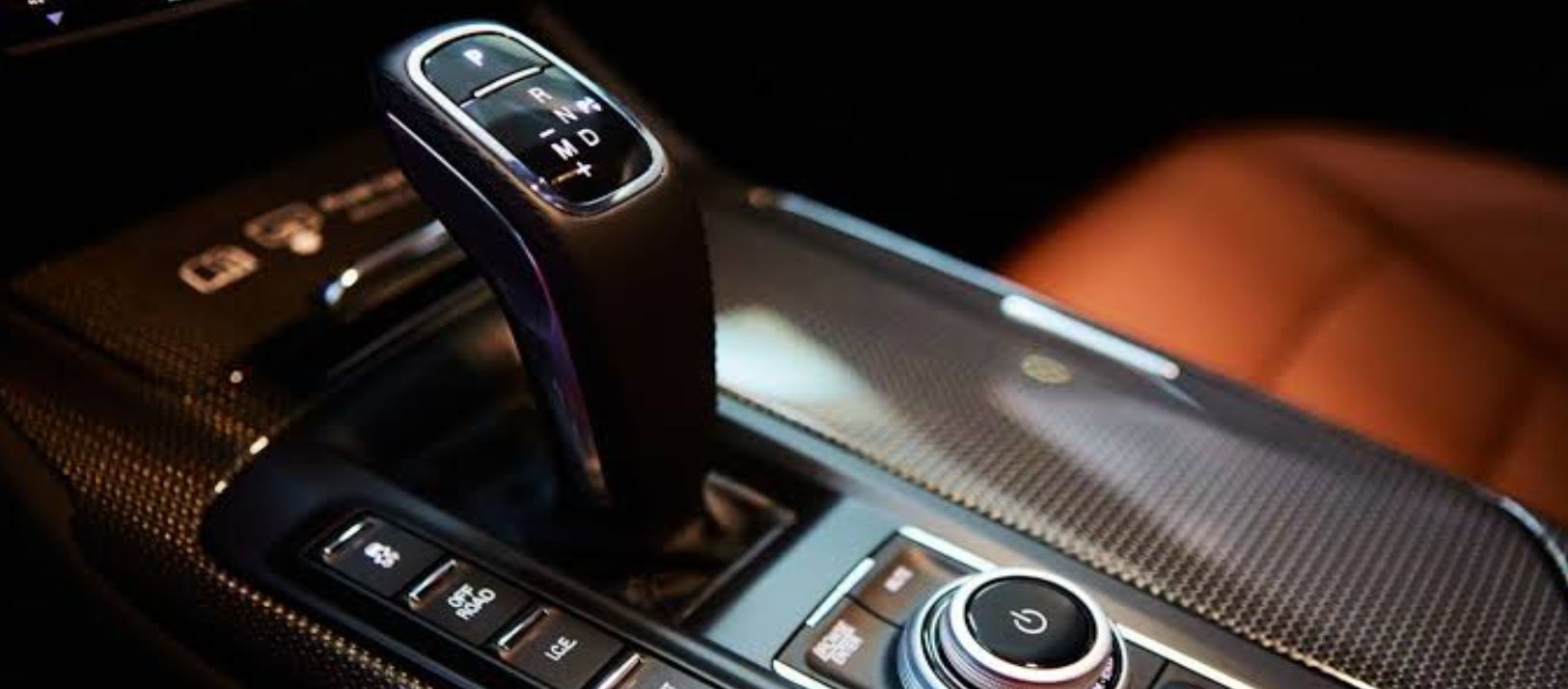 Imagen de la noticia: Licencias: los que rindan con auto automático no podrán usar vehículos manuales