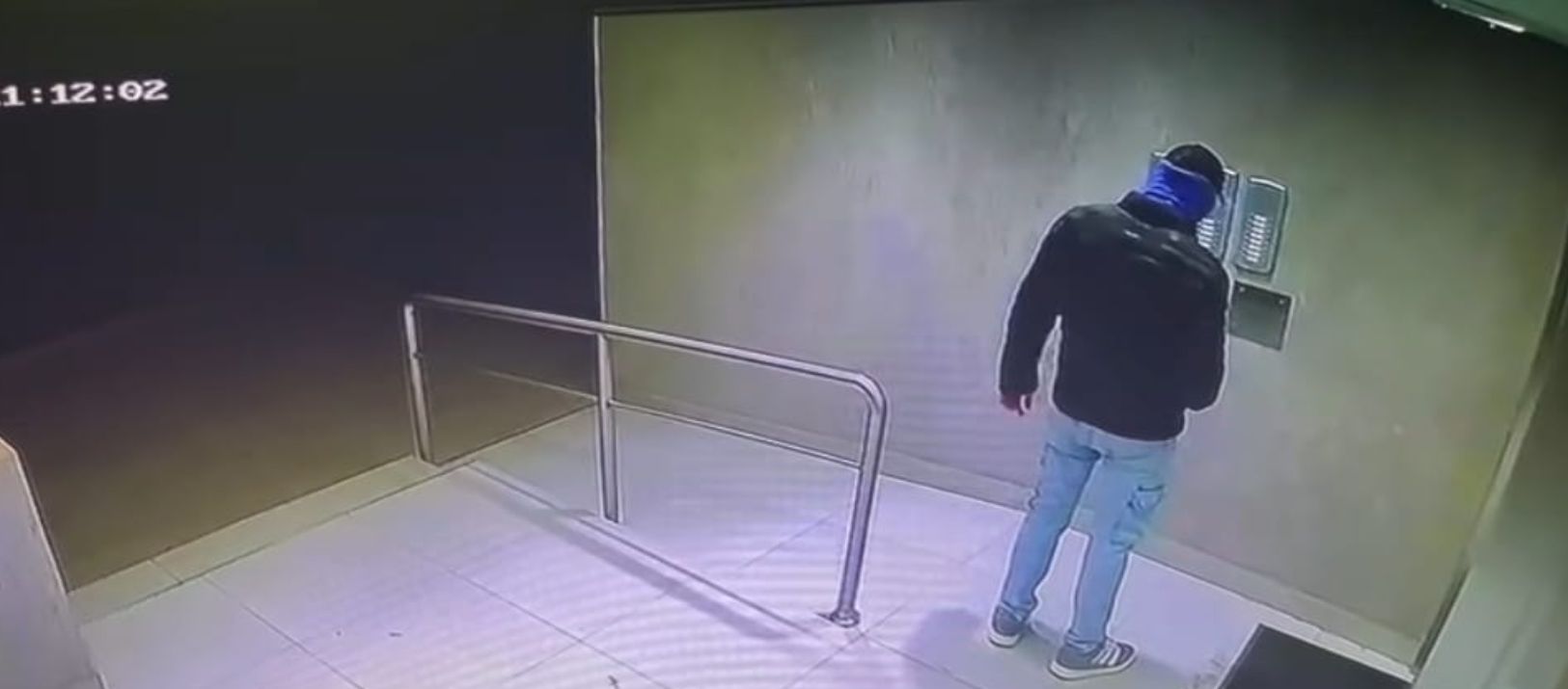 Imagen de la noticia: Temor en el centro por un violento robo en un edificio de la calle Vieytes