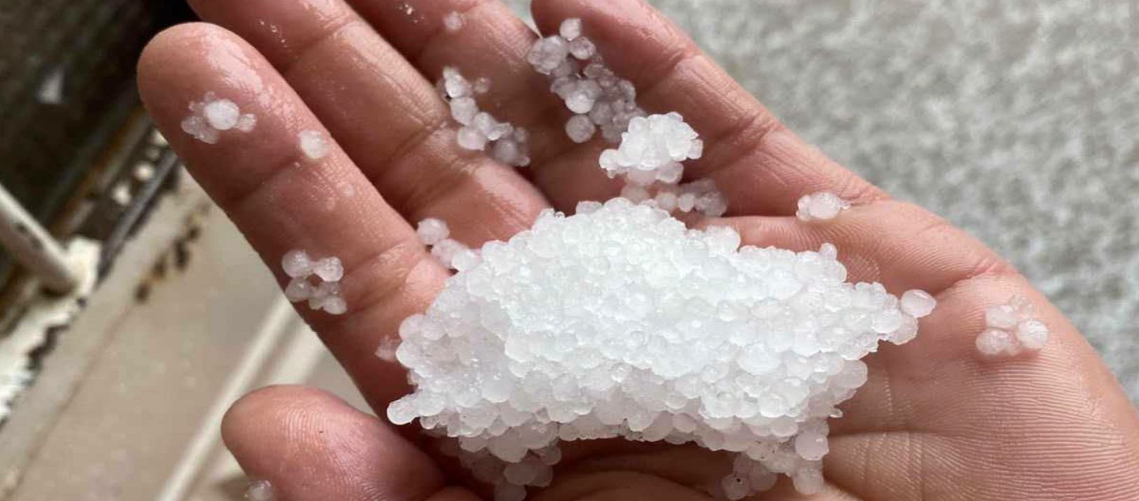 Imagen de la noticia: Después del temporal en Bahía, cayó graupel en Punta Alta