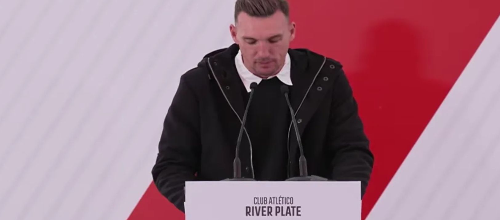 Imagen de la noticia: Así fue la emotiva despedida de River del histórico arquero Franco Armani