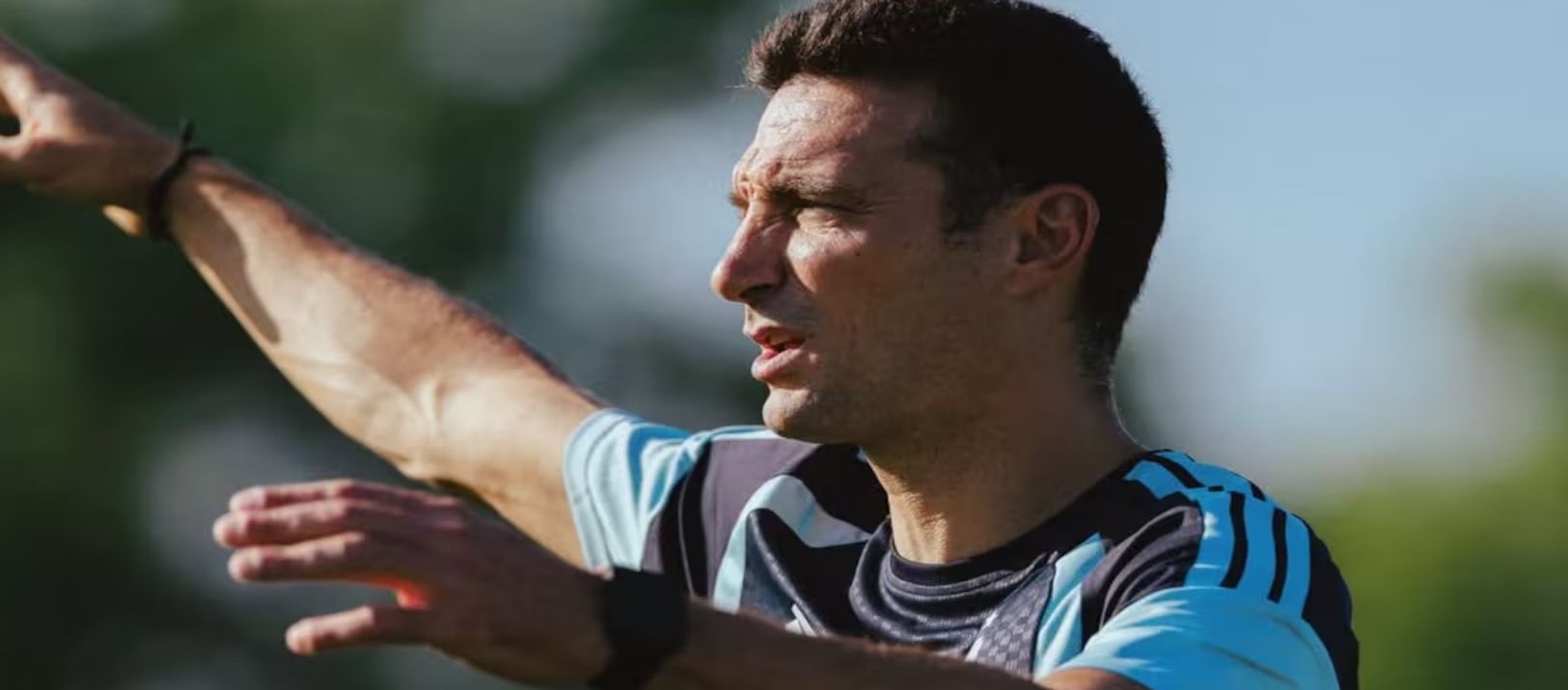 Imagen de la noticia: Por ahora, Scaloni no da indicios de la formación que jugará frente a Inglaterra
