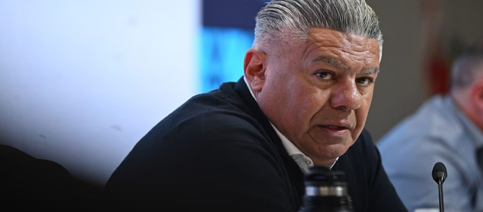 Imagen de la noticia: Piden un exhorto a Suiza por transferencias de la FIFA al "Chiqui" Tapia