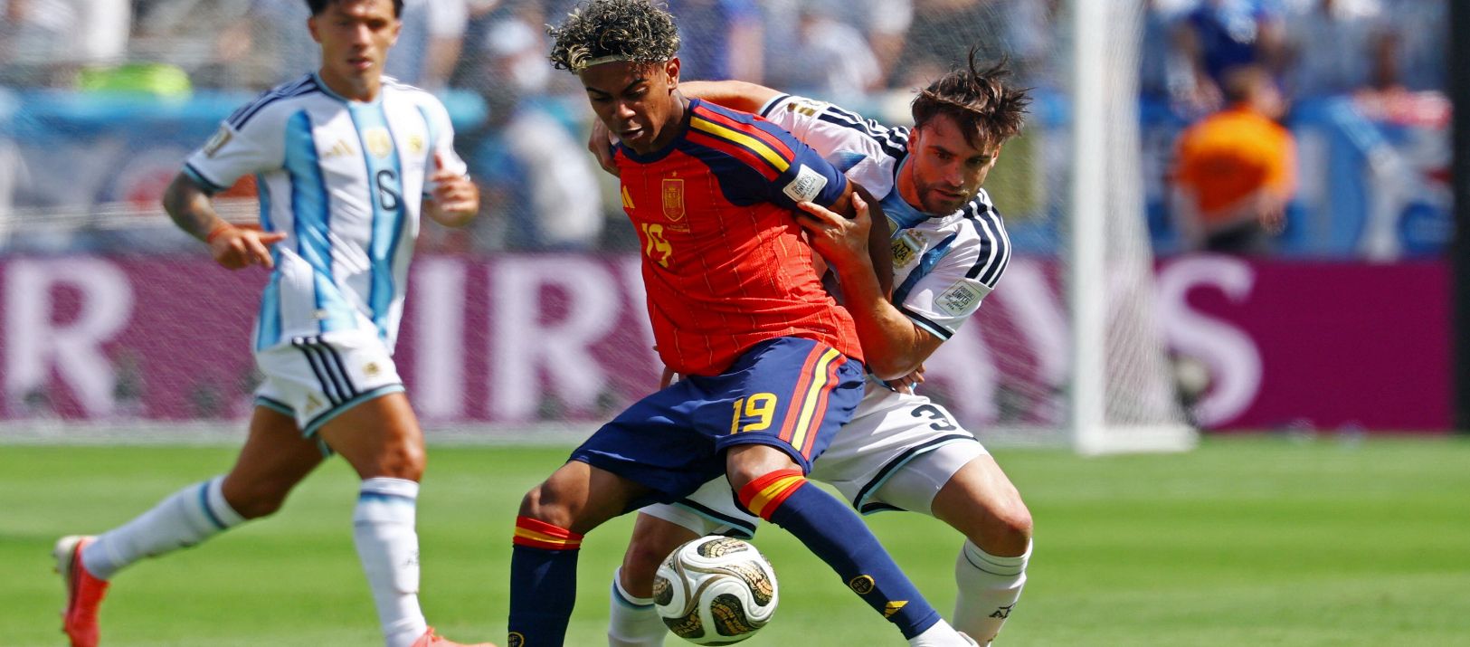 Imagen de la noticia: Final del primer tiempo: Argentina y España empatan 0 a 0