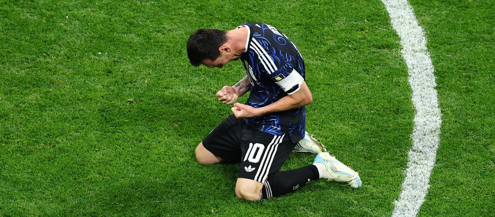 Imagen de la noticia: "Messi dio ejemplo alejándose del movimiento que se aprovechó de Maradona"