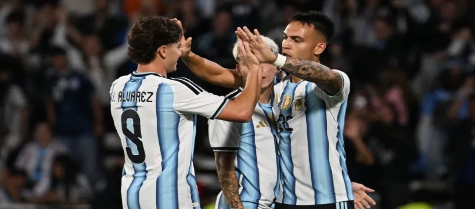 Imagen de la noticia: Cuáles son las dos posibles sedes para el amistoso entre Argentina y Uruguay