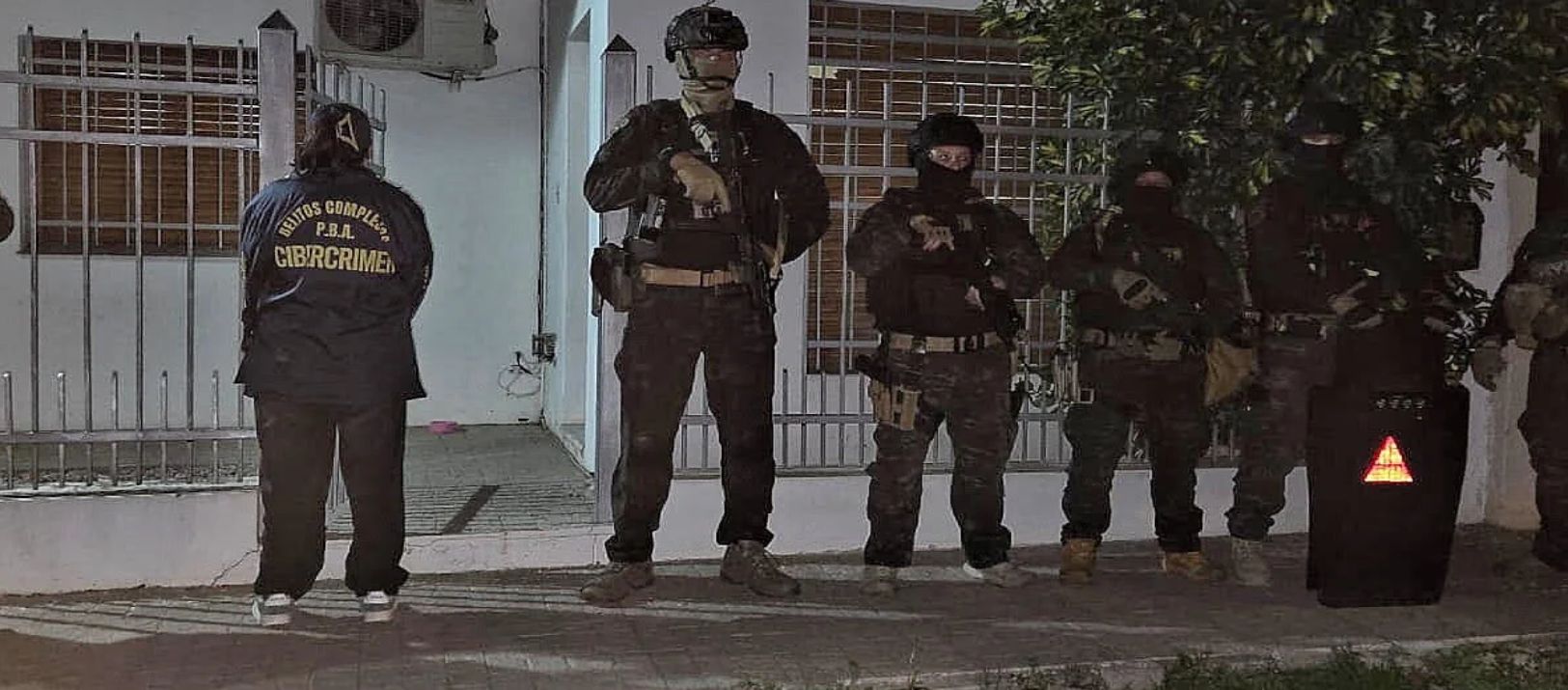 Imagen de la noticia: Detienen a un hombre por filmar con cámaras ocultas a mujeres con fines sexuales