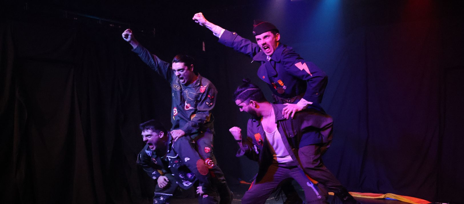 Imagen de la noticia: Hecatombe presenta "Mi primera guerra mundial" en La Plata